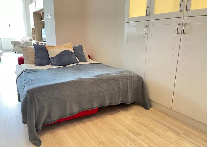 Spacious Riverside Residency - Magnificent View Apartament *