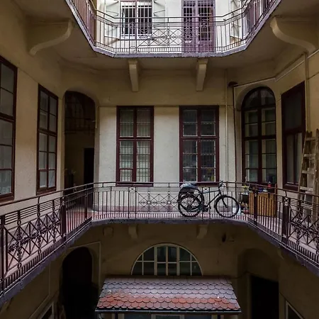 Spacious Riverside Residency - Magnificent View Budapest