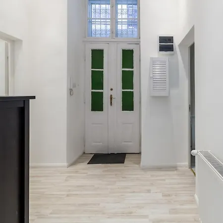Spacious Riverside Residency - Magnificent View Apartment Budapest