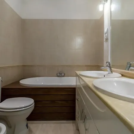 Spacious Riverside Residency - Magnificent View Appartement *