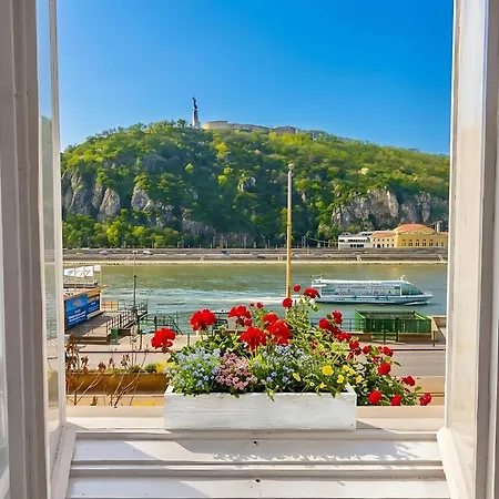 Spacious Riverside Residency - Magnificent View Apartamento *